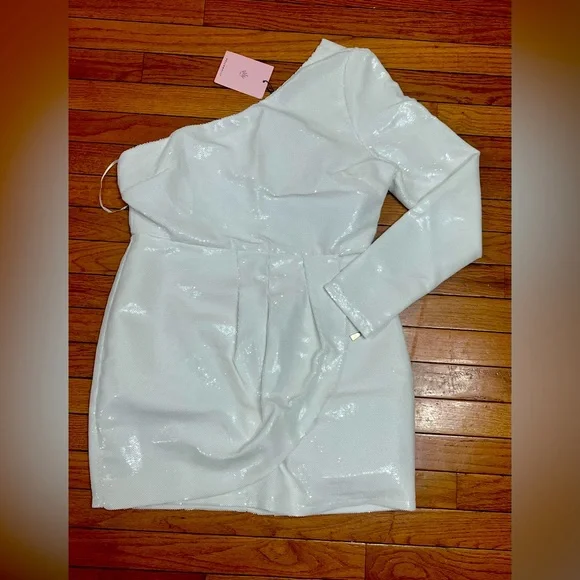 Hello Molly. Never worn. Size XL. - Picture 2 of 6